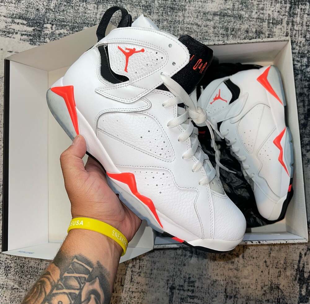 Sz 11.5 - Air Jordan 7 Retro White Infrared - Pre Owned